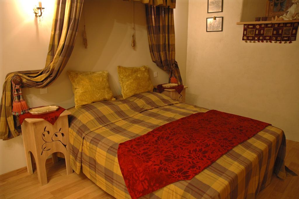 Manoir De La Branche Bed & Breakfast Maen Roch Bagian luar foto