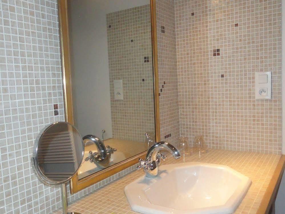 Manoir De La Branche Bed & Breakfast Maen Roch Bagian luar foto