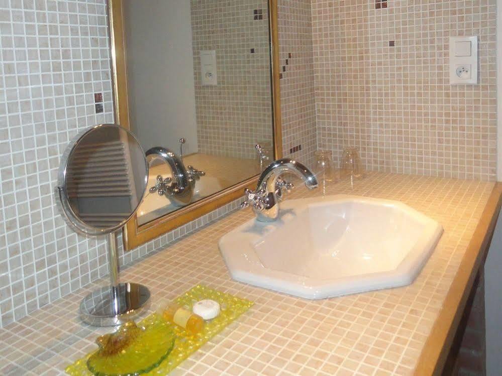 Manoir De La Branche Bed & Breakfast Maen Roch Bagian luar foto